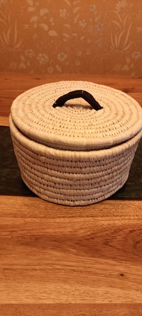 Multipurpose Round Box with lid- Sabai Art Handwoven Basket - (7" diameter * 4" height) - 1 Piece - Image 9