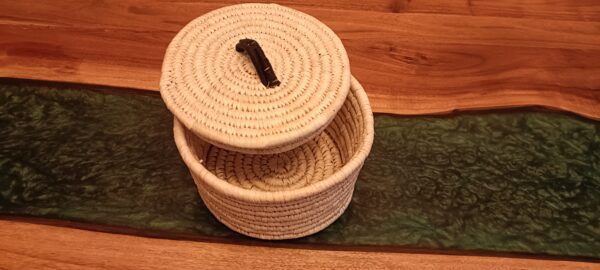 Multipurpose Round Box with lid- Sabai Art Handwoven Basket - (7" diameter * 4" height) - 1 Piece