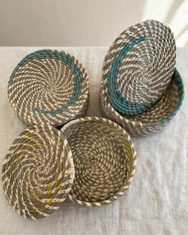 Round Basket with Lid - 8" x 3"  Handmade Sabai Art Basket - 1 Piece