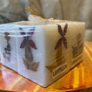 Square candle- small - Mix fragrance - Set of 4 (4*4*5 cms)