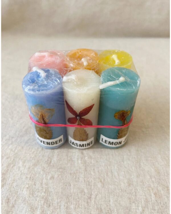 Round candle Multi Colour- small - Mix fragrance - 2 cm diameter 6 cm height - Set of 6