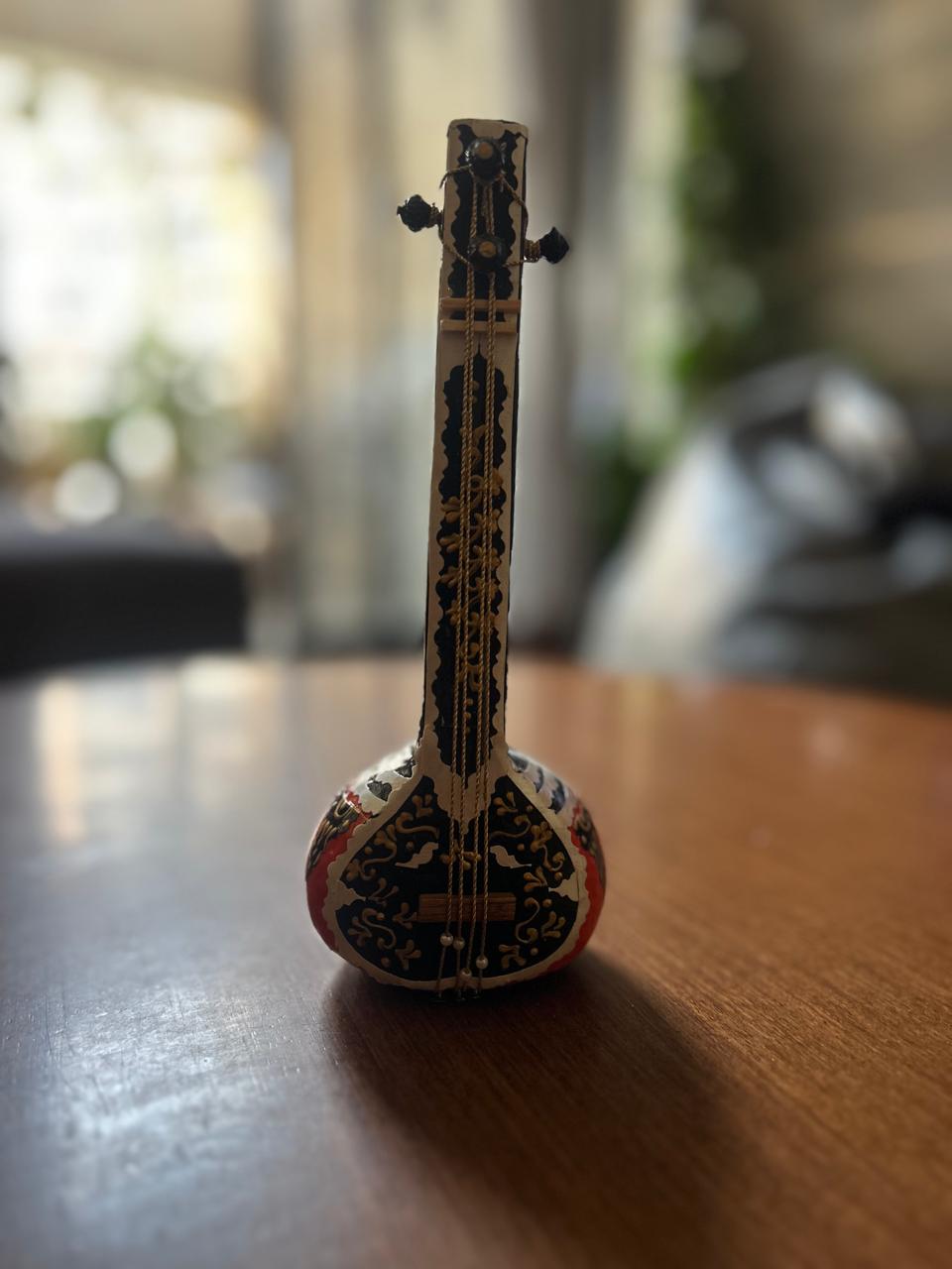 Handcrafted Miniature Sitar (9-Inch) - Image 2