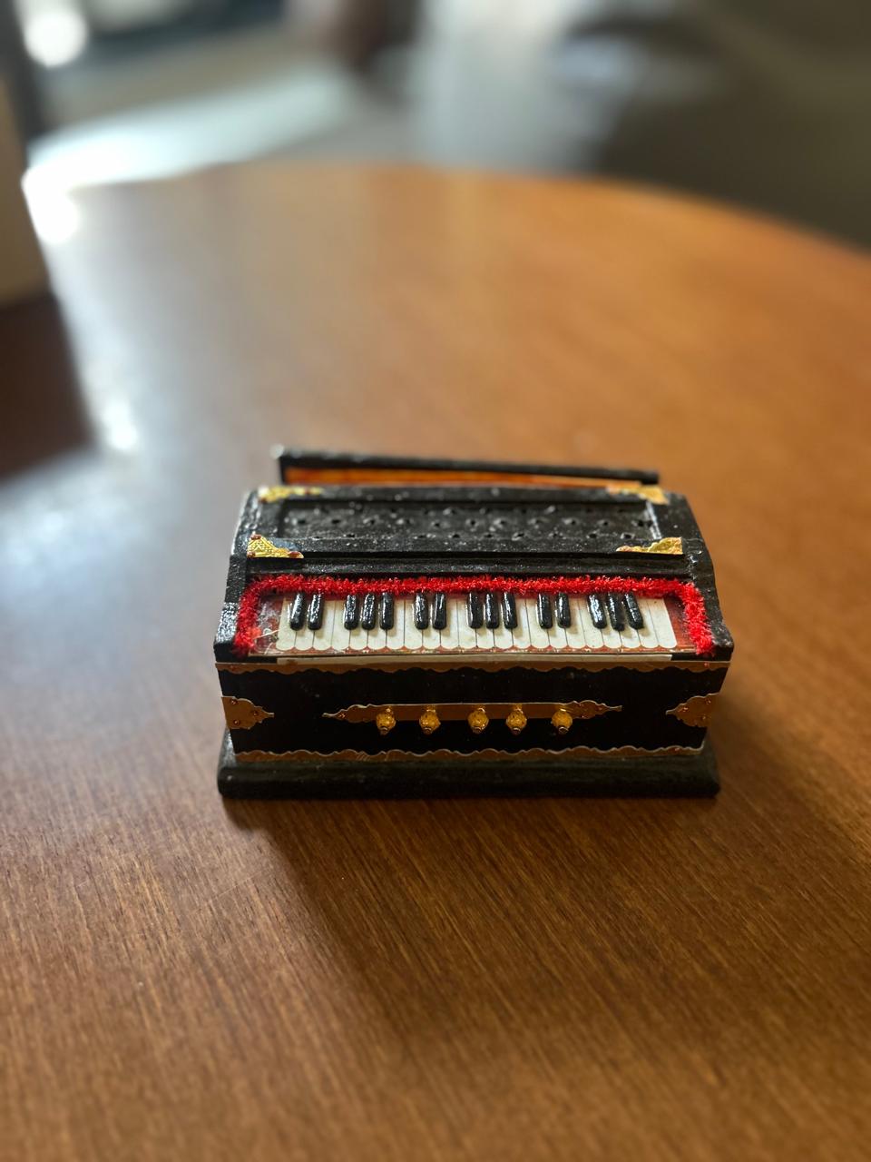 Handcrafted Miniature Harmonium (5-Inch) - Image 2